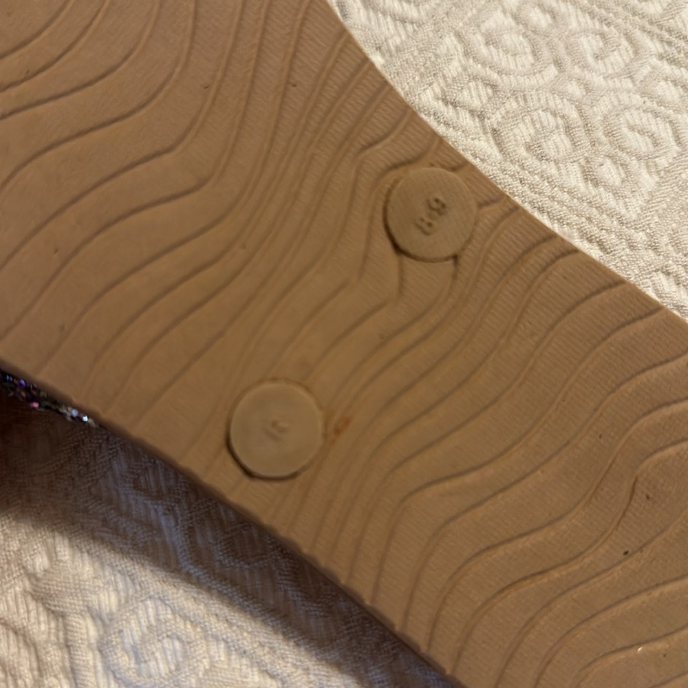 Truly like new reef flip flop sandals tan with multi colored glitter sz 8-9 - Picture 4 of 4